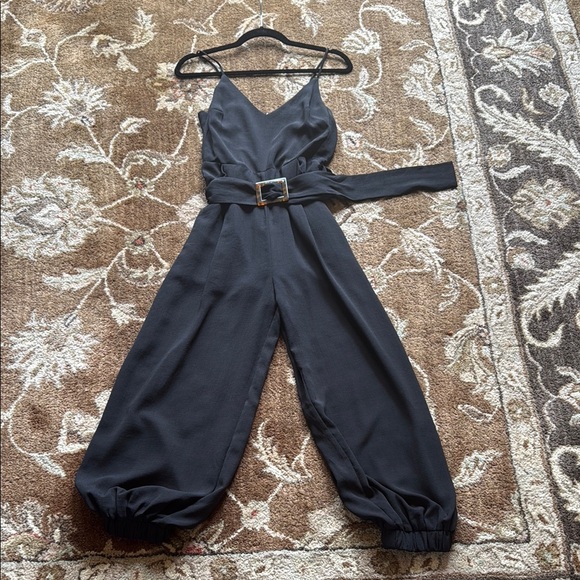 e.ssue Pants - Elegant Black Jumpsuit